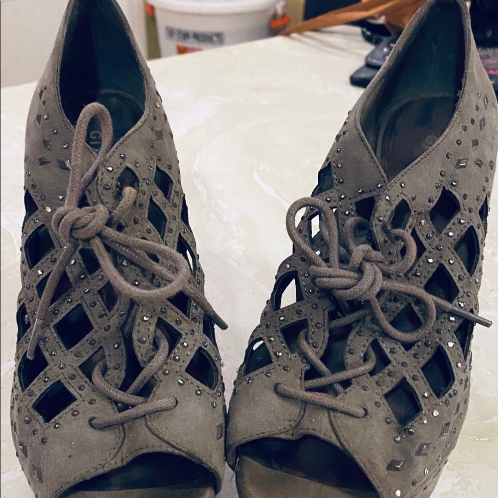 Beautiful wedges - Picture 2 of 4